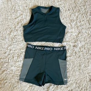 Nike active wear work out set